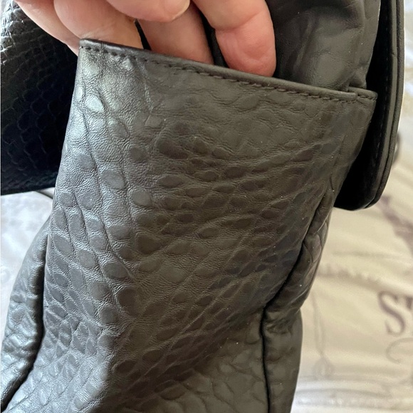 Jewell by ThirtyOne Purse  from Fashion Week in Charcoal Gray - Picture 4 of 16